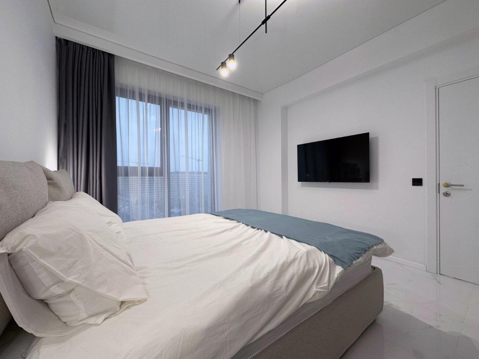 Koya Tower By The Lake Apartments Mamaia Buitenkant foto