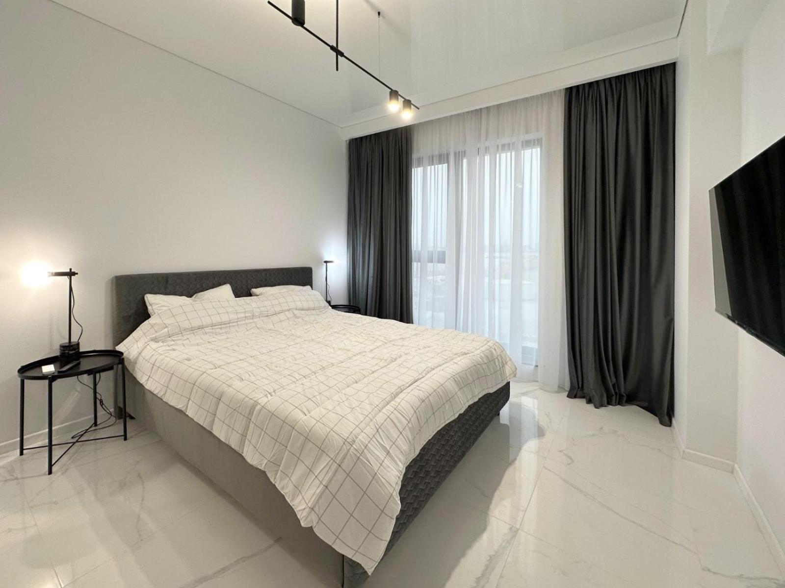 Koya Tower By The Lake Apartments Mamaia Buitenkant foto