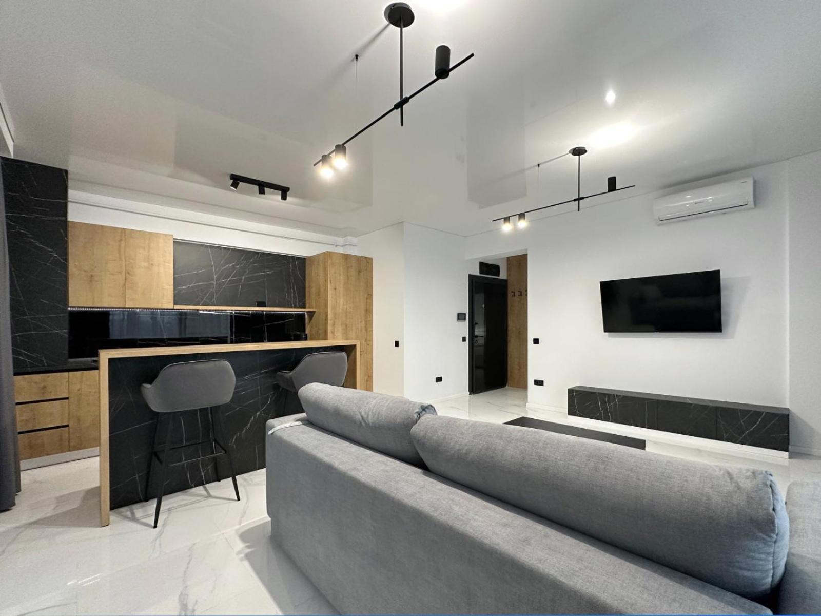 Koya Tower By The Lake Apartments Mamaia Buitenkant foto