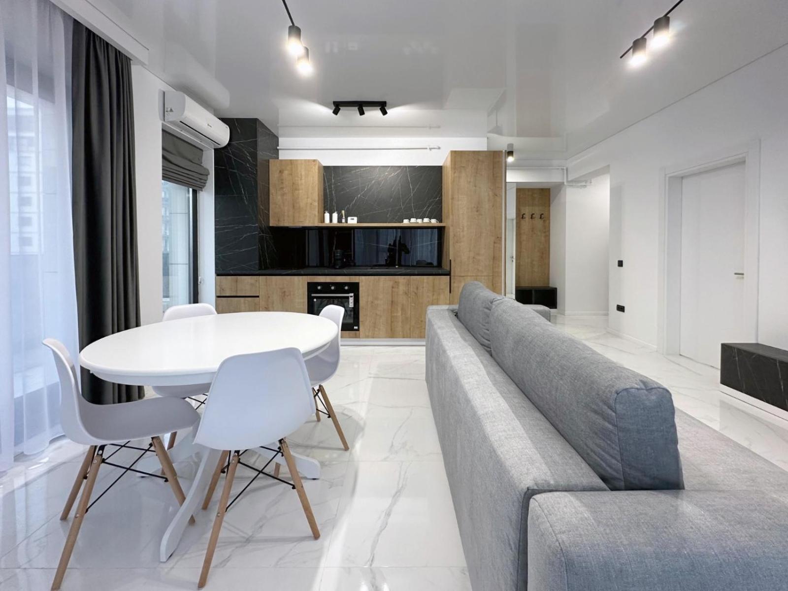 Koya Tower By The Lake Apartments Mamaia Buitenkant foto